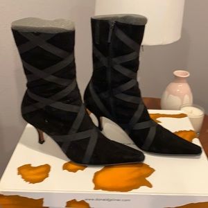 Donald J Pliner suede/grossgrain black short boots